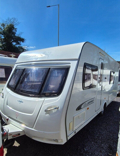 Lunar Clubman SB 2011 Fixed Twin Single Beds 4 Berth Caravan Lunar Clubman SB 2011 Fixed Twin Single Beds 4 Berth Caravan