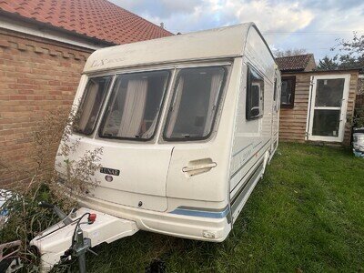 Luna LX 2000 462 2 Berth End Washroom Caravan with E-move Motor Mover Luna LX 2000 462 2 Berth End Washroom Caravan with E-move Motor Mover