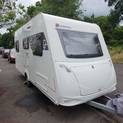 Sterckemen 4 berth compact with fixed bed and motor mover Sterckemen 4 berth compact with fixed bed and motor mover