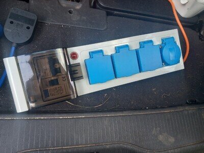 Mobile Caravan Mains Unit 15 Metre Cable 3 UK Plug Sockets 2 USB Ports Motor