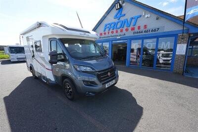 Roller Team T-Line 590 COMPACT 5.99 METRES FIAT 4 BERTH 4 TRAVEL SEAT MOTORHOME