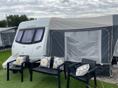 2013 Lunar Quasar 544 - Fixed Bed 4 Berth 2013 Lunar Quasar 544 - Fixed Bed 4 Berth