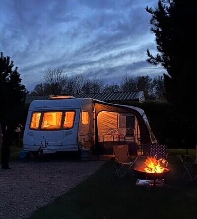 *Carvans* Touring Caravans fixed bed 4beth *Carvans* Touring Caravans fixed bed 4beth