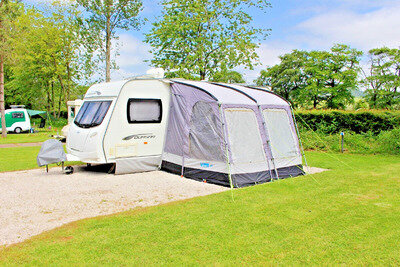 2011 Lunar Quasar 546 - 6 berth caravan with awning 2011 Lunar Quasar 546 - 6 berth caravan with awning