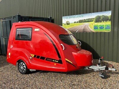 2019 Go pod lightweight caravan + mover & awning
