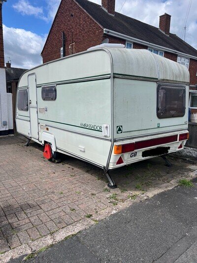 Ambassador Ace Caravan