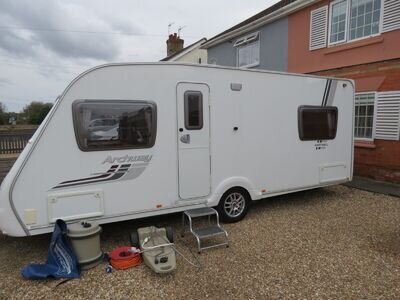 Swift Archway 2009 year 4 berth fixed bed , 1 owner, cris reg, very clean, dry Swift Archway 2009 year 4 berth fixed bed , 1 owner, cris reg, very clean, dry