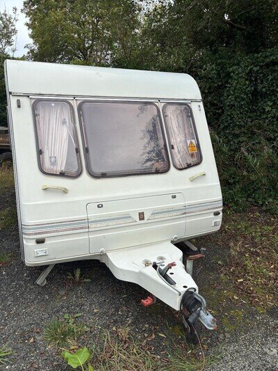 1999 Compass 2 Berth