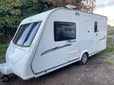ELDDIS AVANTE 462 2 BERTH LIGHTWEIGHT CARAVAN WITH MOTORMOVER BEAUTIFUL CONDITI