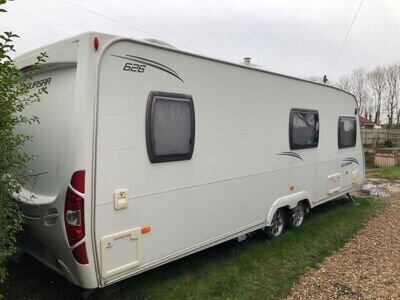 Lunar Quasar 626 - 6 Berth caravan W/Awning 2010 - Complete Kit for camping Lunar Quasar 626 - 6 Berth caravan W/Awning 2010 - Complete Kit for camping