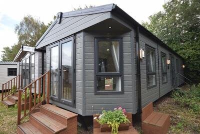 NEW Sunrise Lodge Oaktree 40x13 | 2DB | WETROOM | Mobile Home