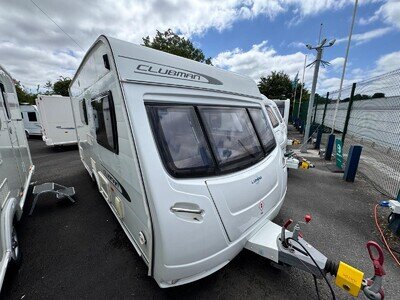LUNAR CLUBMAN CK 2011 MODEL 2 BERTH REAR WASHROOM TOURING CARAVAN