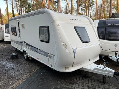 HOBBY DELUXE 560 - FIXED BED - 4 BERTH - MOVER - EXCELLENT CONDITION