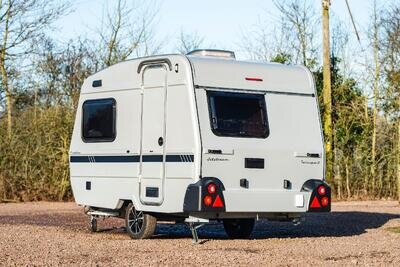 Freedom Jetstream Twin Sport | Small 2 Berth Caravan with Shower