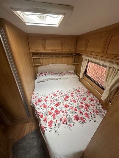 Lunar solaris limited edition 4berth with fixed bed - NO RESERVE Lunar solaris limited edition 4berth with fixed bed - NO RESERVE