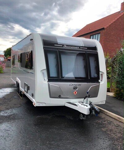 2016 BUCCANEER CARAVEL 4 BERTH TOURING CARAVAN