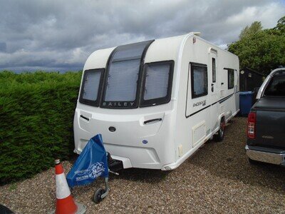 BAILEY PHEONIX SE 650 FAMILY CARAVAN 2019 with AWNING & Accessories inc VVGC