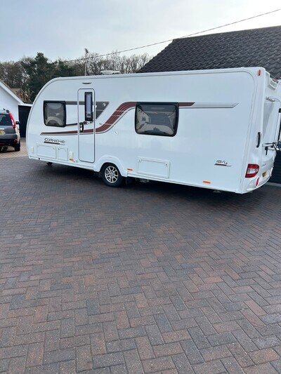 Swift Corniche 18/4 4 birth caravan 2017 complete with side air awning.
