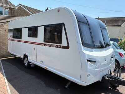 Bailey Unicorn Vigo. Transverse Fixed Bed and Motor Movers. Just Serviced. VGC