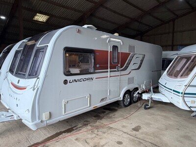 Bailey Unicorn Cartagena 2017 4 Berth Caravan, Fixed Island Bed, End Bathroom