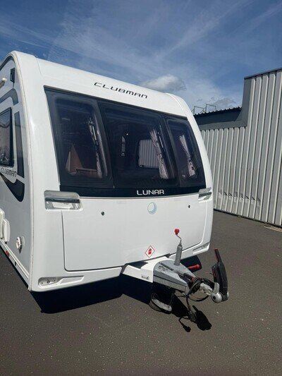 Lunar Clubman 2015, 4 Berth, fixed bed touring caravan