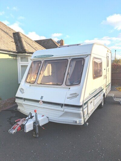 2 Berth Touring CARAVAN. ABBEY FREESTYLE 400SE. CHRIS REG; 2002. £2950