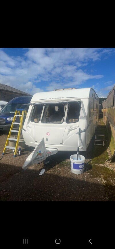 2007 Abbey Spectrum 4 Berth twin Axle Touring Caravan with tons of extras!