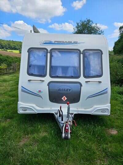 Caravan 4 berth with Awning. Caravan 4 berth with Awning.
