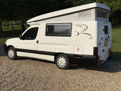 Romahome R20 Hilo 2009 2 Berth Camper Motorhome 4 travel belts