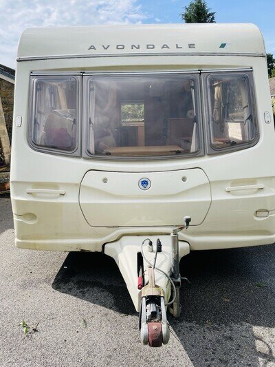 4 Berth Caravan With Awning And Motor Mover 2005