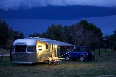 Airstream 684 International Caravan