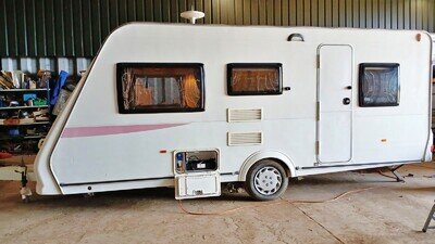 2010 Elddis Xplore 495 caravan 5 berth, motor-mover, rear dinette, rear bunk