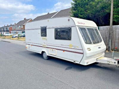 CARAVAN 2 BERTH LUNAR SOLAR 462 WITH END BATHROOM / CHANGING ROOM YEAR 2000