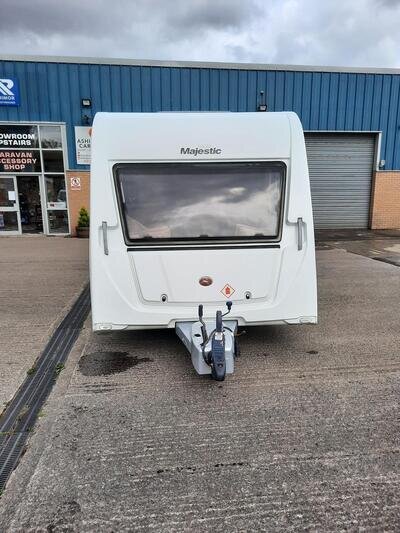 Elddis Majestic 504 2015 4 berth tourer Elddis Majestic 504 2015 4 berth tourer