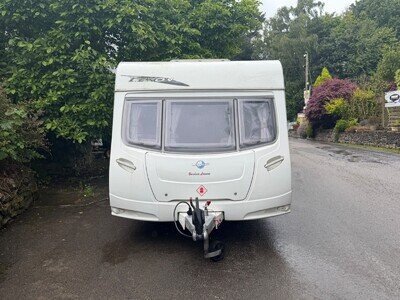 Island bed 4 Berth caravan 2010 Lunar Lexon SI