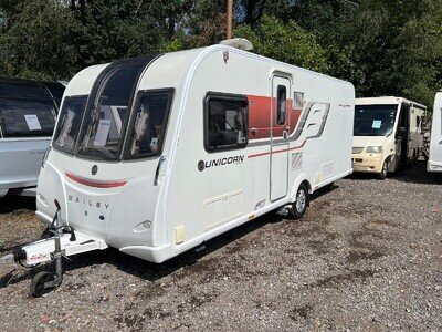 Bailey UNICORN VIGO - 2016 - 4 BERTH - REAR TRANSVERSE ISLAND BED - MOTOR MOVER