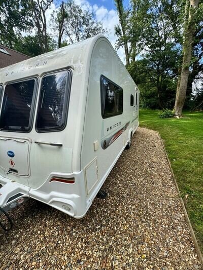 2011 BAILEY UNICORN MADRID CARAVAN WITH MOTOR MOVER WITH PAPERWORK & ACCESSORIES 2011 BAILEY UNICORN MADRID CARAVAN WITH MOTOR MOVER WITH PAPERWORK & ACCESSORIES