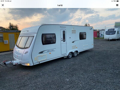 TWIN AXLE LUNAR DELTA RS,STUNNING WITH FIXED DOUBLE BED 2011 TWIN AXLE LUNAR DELTA RS,STUNNING WITH FIXED DOUBLE BED 2011