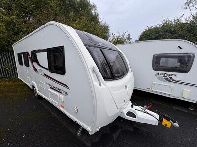 SWIFT ACE GLOBETROTTER EB 2017 MODEL CENTRE WASHROOM ISLAND BED TOURING CARAVAN