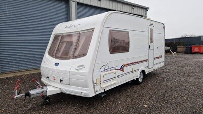 2004 LUNAR Clubman 475-2 CK Touring Caravan Rear Bathroom Center Kitchen 2 Berth
