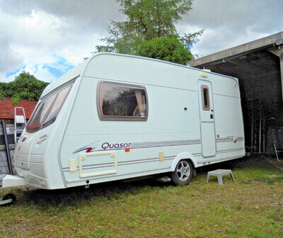 TOURING CARAVAN 2 BERTH LUNAR QUASOR REAR SHOWER ROOM,PAPERWORK &MOTORMOVER