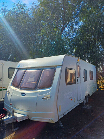 FIXED BED TWIN WHEEL FULLY SERVICED 2006 LUNAR SOLARIS TOURING CARAVAN