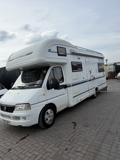 Autotrail Apache 700 6 Berth Motorhome