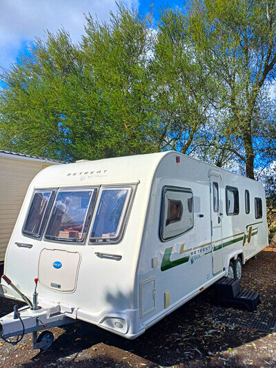 8' WIDE BAILEY RETREAT WILLOW, ISLAND BED, TWIN WHEEL TOURING CARAVAN. STUNNING