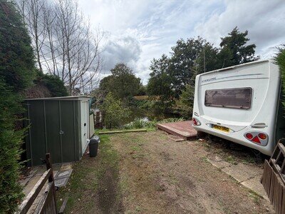 STERLING ECCLES SAPPHIRE Single Axle 4 Berth Fixed Bed Touring Caravan