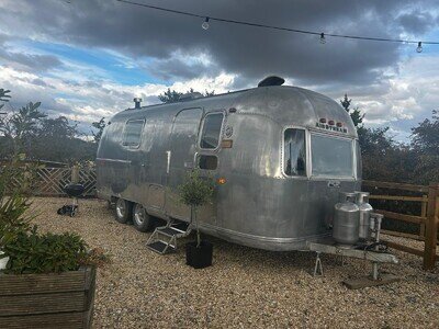 Airstream Safari 1972 Twin Axle Option Fully Refurbed And Ready To Tow Or Airbnb