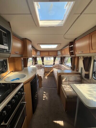 Swift Conqueror 530 - Silver sided Swift Conqueror 530 - Silver sided