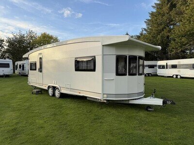 2017 HOBBY Landhaus 770 CFF 4 Berth fixed Island in bed