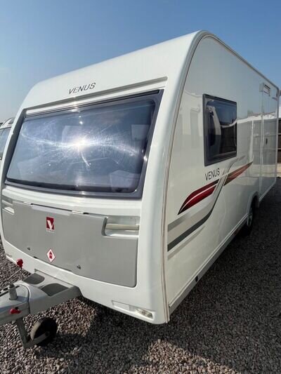 2017 lunar Venus 460/2 caravan 2017 lunar Venus 460/2 caravan
