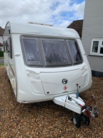 Swift Charisma 555 (2007) 4 Berth Fixed Bed Caravan Swift Charisma 555 (2007) 4 Berth Fixed Bed Caravan